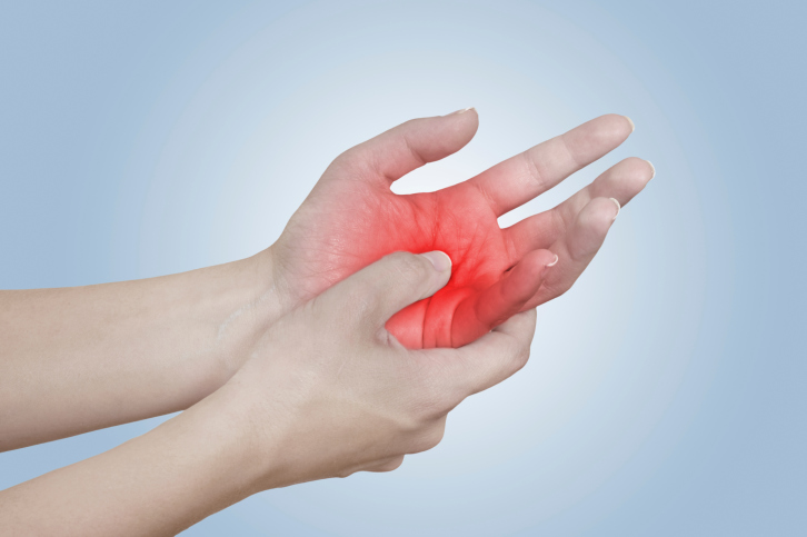 درد کف دست و انگشتان ناشی از سندروم تونل کارپال و روش های مختلف درمان